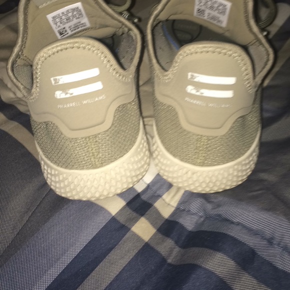 3rd version of the Adidas Hu Pharrell Williams - Picture 2 of 4